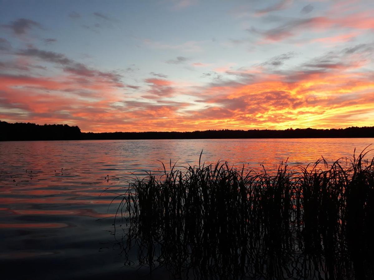 Czarna Jachta - Na Szlaku Legend - - - - - Pokoje Nad Jeziorem Kruklanki Luaran gambar